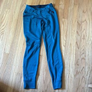 Super soft women’s Patagonia long underwear